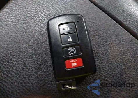 2018 Toyota Highlander Xle z USA, uszkodzony, nr VIN 5TDJZRFH6JS878784